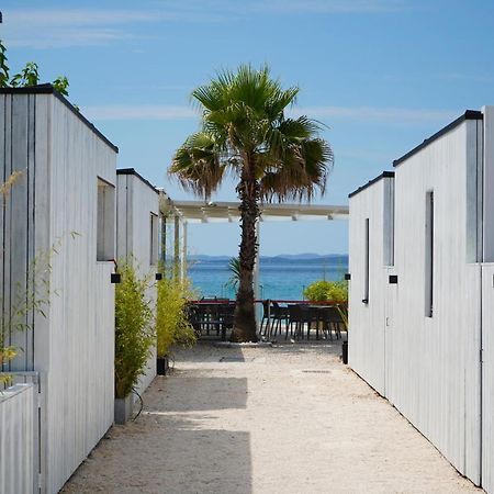 Boutique Style Eco-Beachhouse, Private Jacuzzi Privlaka  Eksteriør billede