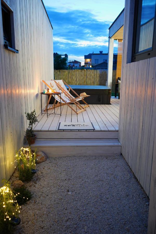 Boutique Style Eco-Beachhouse, Private Jacuzzi Privlaka  Eksteriør billede