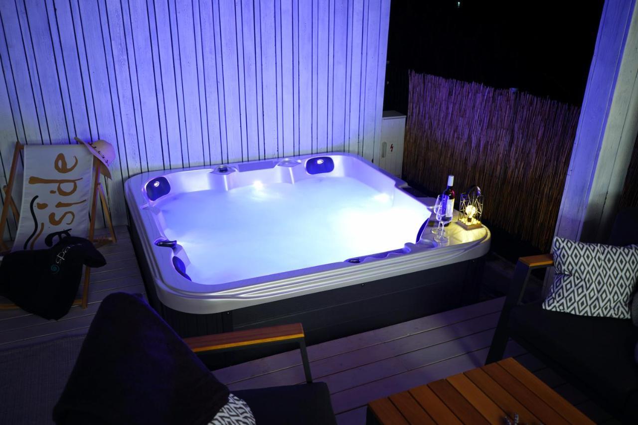 Boutique Style Eco-Beachhouse, Private Jacuzzi Privlaka  Eksteriør billede