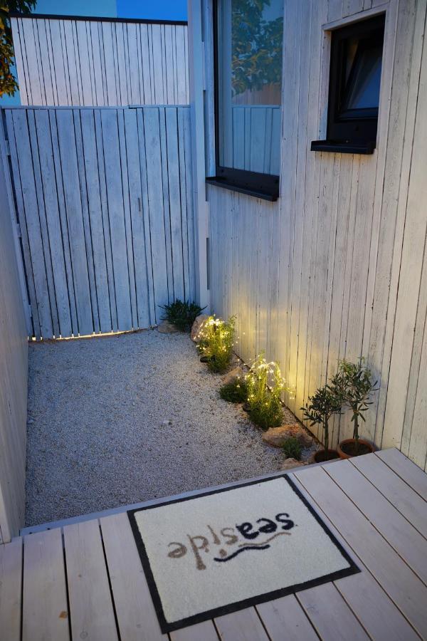 Boutique Style Eco-Beachhouse, Private Jacuzzi Privlaka  Eksteriør billede