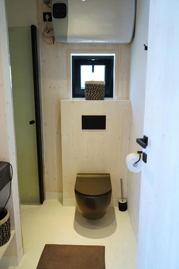 Boutique Style Eco-Beachhouse, Private Jacuzzi Privlaka  Eksteriør billede